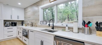 Inverness Getaway ~ 4 Mi to Henderson Lake!