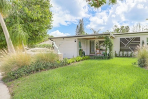 House (3 Bedrooms) | Interior - Pet-friendly Home ~ 6 Mi to Jensen Beach Park! (Jensen Beach)