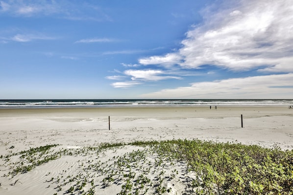 Apartment (0 Bedroom) | Interior - Daytona Beach Studio w/ Private Lanai 1 Mi to Pier (Daytona Beach)
