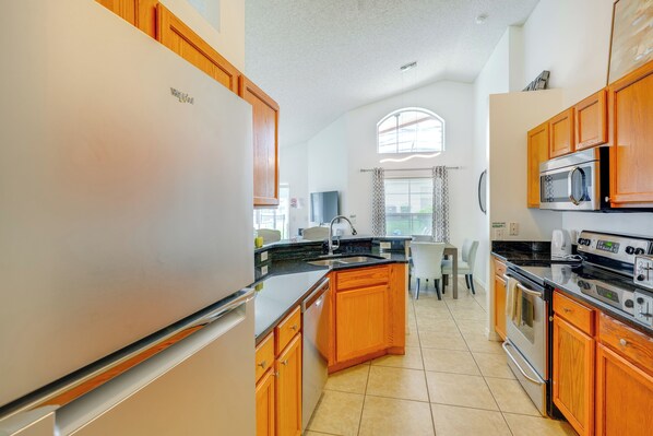 House (4 Bedrooms) | Interior