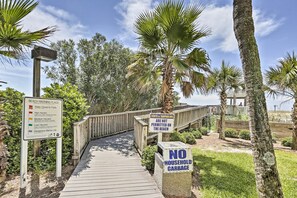 Apartment (2 Bedrooms) | Interior - Destin Townhome With Beach Access & 2 Pools! (Destin)