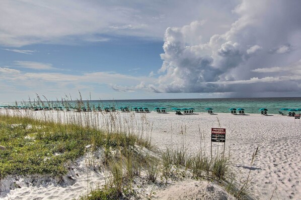 Apartment (2 Bedrooms) | Interior - Destin Townhome With Beach Access & 2 Pools! (Destin)