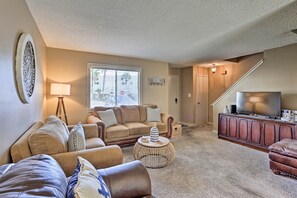 Apartment (2 Bedrooms) | Interior - Destin Townhome With Beach Access & 2 Pools! (Destin)