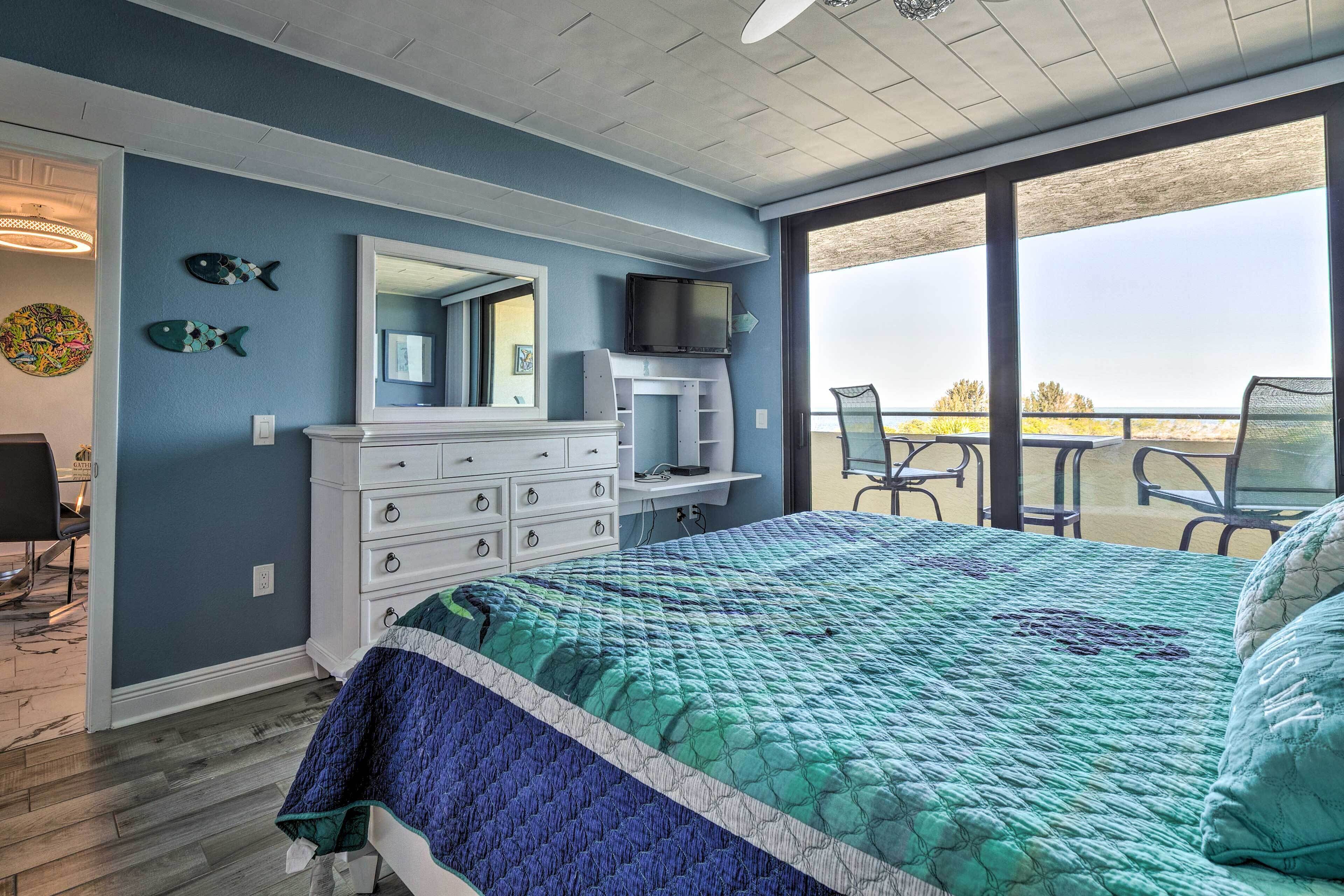 Gulf Front Hudson Condo w/ Pool Access & Views!