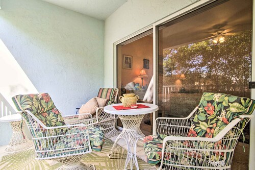 Idyllic Apt w/ Pool Access - Walk to Beach!