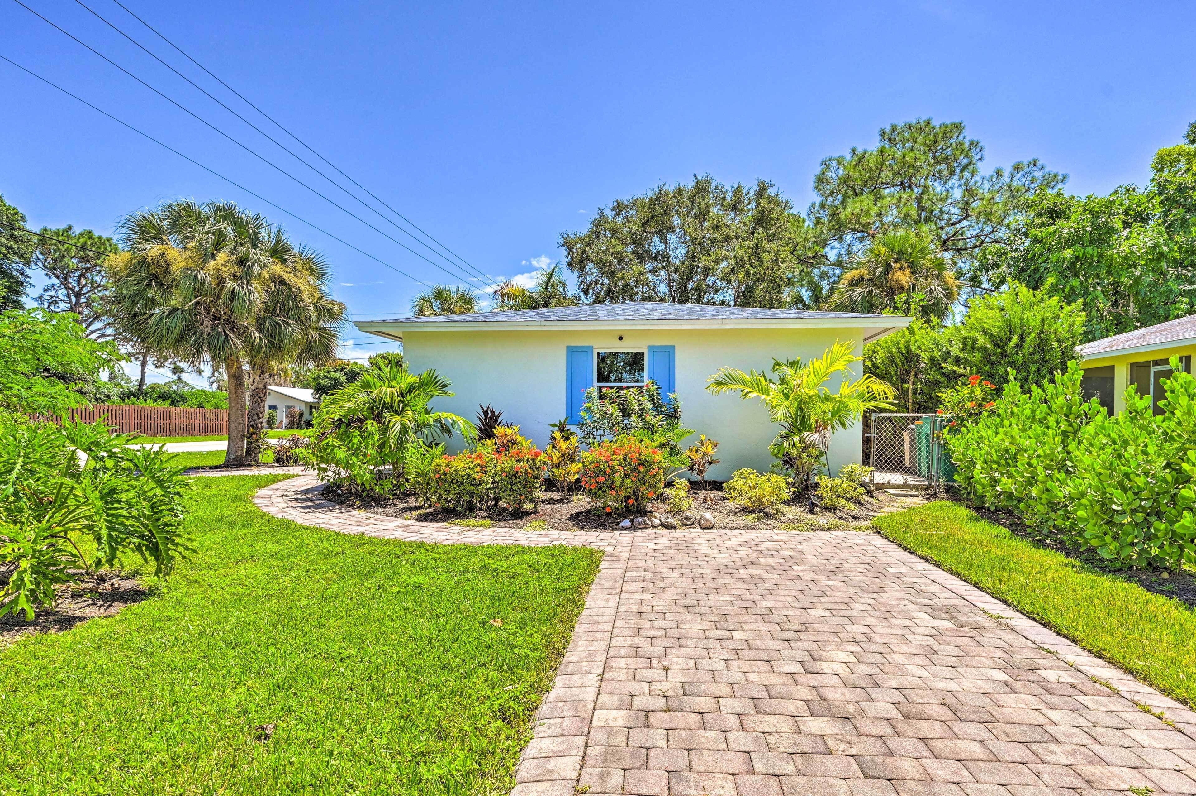Home Close to Naples Beach - Pets Welcome!