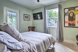 Room - Fort Lauderdale Home w/ Heated Saltwater Pool! (Fort Lauderdale)