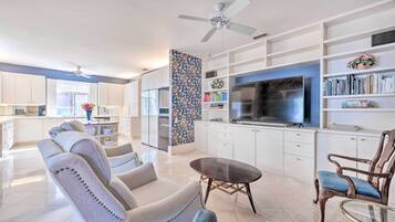Villa (4 Bedrooms) | Interior