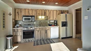 Cottage (2 Bedrooms) | Interior