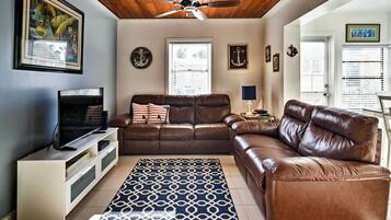 Cottage (2 Bedrooms) | Front of property