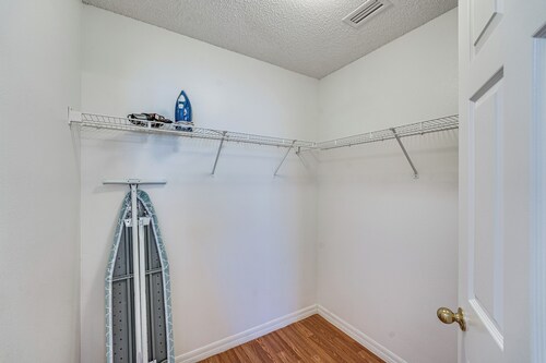 Deltona Retreat w/ Yard + Grill: Pets Welcome!