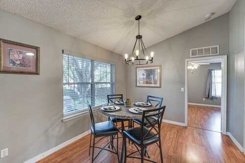 Deltona Retreat w/ Yard + Grill: Pets Welcome!