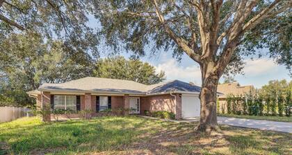 Deltona Retreat w/ Yard + Grill: Pets Welcome!