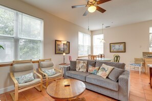 Apartment (2 Bedrooms) | Interior - Indian Rocks Vacation Rental Condo: Steps to Beach (Indian Rocks Beach)