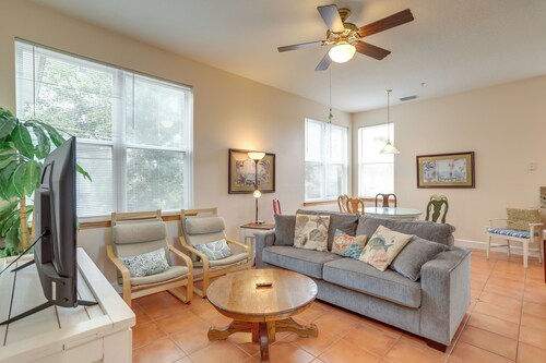 Indian Rocks Vacation Rental Condo: Steps to Beach