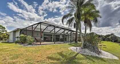 Pet-friendly Fort Myers Home w/ Patio & Grill!