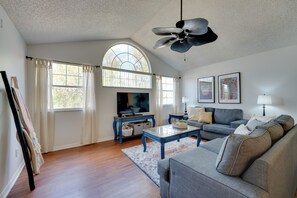 Apartment (2 Bedrooms) | Interior - Kissimmee Condo: Community Pool, Close to Parks (Kissimmee)