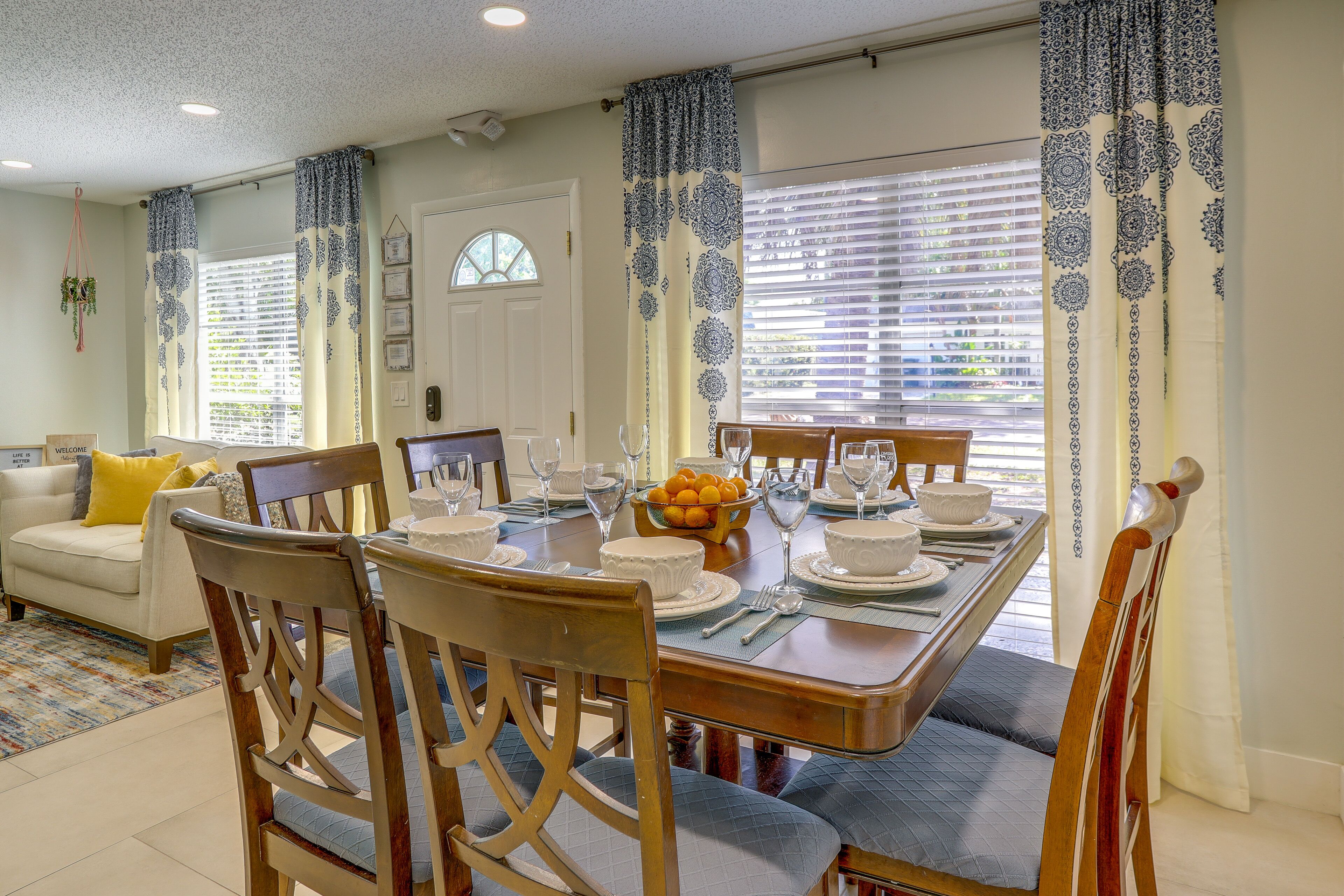 Largo Family Home w/ Sunroom & Back Patio!
