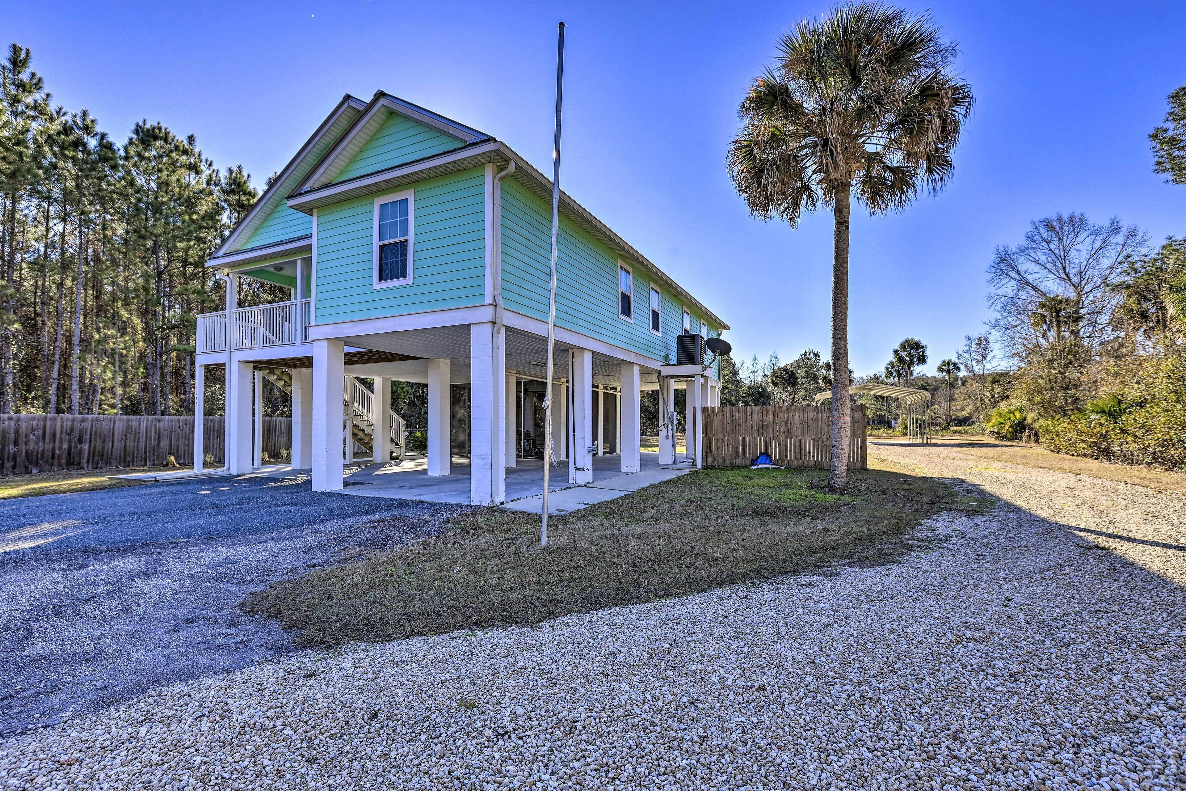 'honey's Hideout' < 1 Mile to River Access!