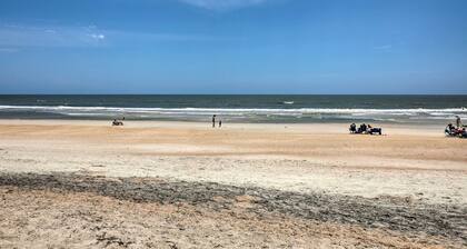 Beachfront Cottage in St Augustine - Pet Friendly!
