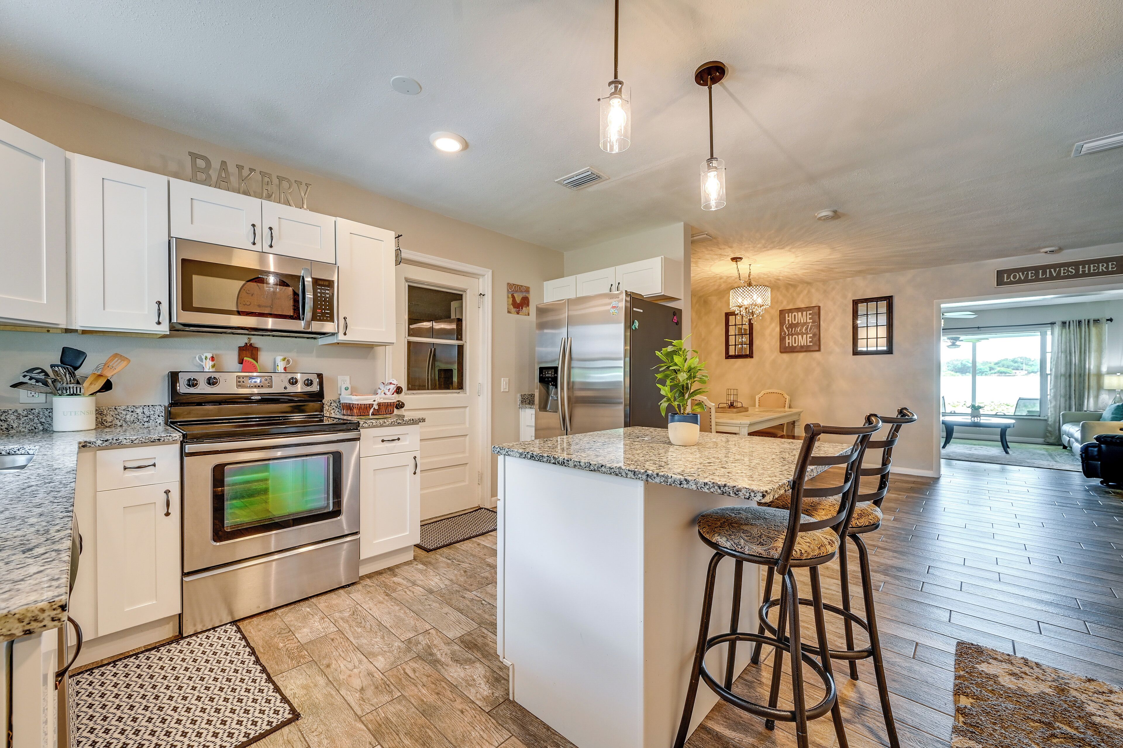 House (3 Bedrooms) | Interior