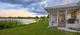 Hook, Line & Leisure: Lakefront Gem w/ Porch!