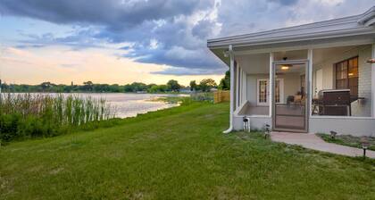 Hook, Line & Leisure: Lakefront Gem w/ Porch!