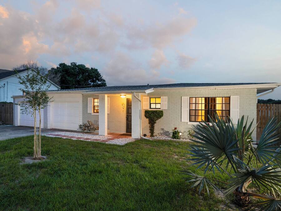 House (3 Bedrooms) | Front of property