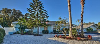 Lush Seminole Surf Inn w/ Backyard Fire Pit!