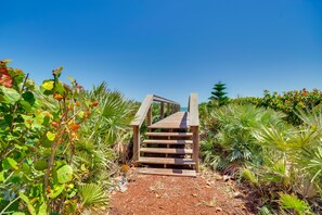 Property grounds - Indialantic Oasis - 2 Mi to Canova Beach Park (Indialantic)