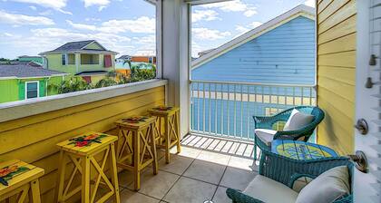 3 Mi to Disney: Home w/ Hot Tub in Margaritaville!