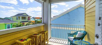 3 Mi to Disney: Home w/ Hot Tub in Margaritaville!