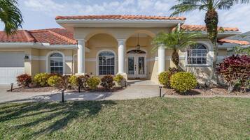 Hus (4 Bedrooms) | Fasade