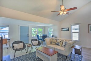 Cottage (2 Bedrooms) | Interior