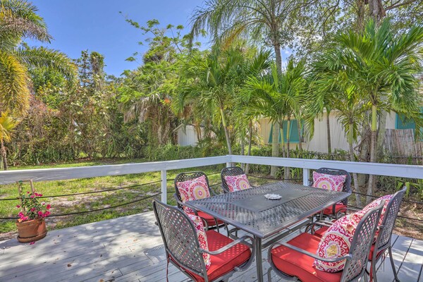 Lovely Cottage Near Downtown Stuart & Beaches - Stuart, FL