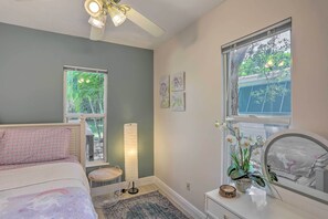 Cottage (2 Bedrooms) | Interior