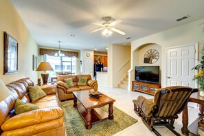 Apartment (4 Bedrooms) | Interior - Resort Getaway w/ Florida Room: 14 Mi to Disney! (Kissimmee)