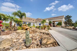 Interior - Resort Getaway w/ Florida Room: 14 Mi to Disney! (Kissimmee)