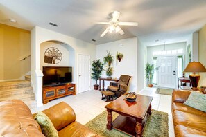 Apartment (4 Bedrooms) | Interior - Resort Getaway w/ Florida Room: 14 Mi to Disney! (Kissimmee)