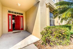 Apartment (4 Bedrooms) | Interior - Resort Getaway w/ Florida Room: 14 Mi to Disney! (Kissimmee)
