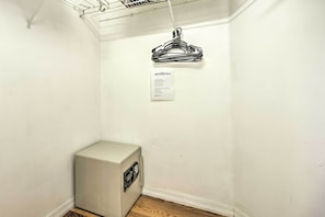 Interior - Kissimmee Sanctuary w/ Lanai & Pool Table! (Kissimmee)