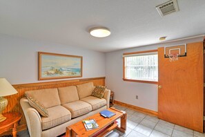 House (2 Bedrooms) | Interior - Lakeland House < Half Mi to Tigers Spring Training (Lakeland)