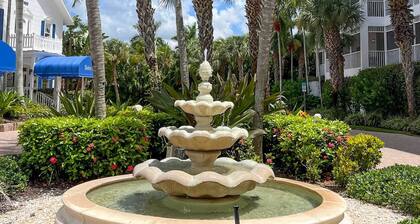 Marco Island Condo w/ Shared Pool & Hot Tub!