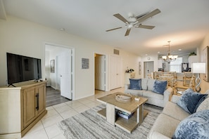 Apartment (2 Bedrooms) | Interior - Marco Island Condo w/ Shared Pool & Hot Tub! (Marco Island)