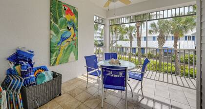 Marco Island Condo w/ Shared Pool & Hot Tub!