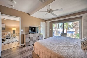 Apartment (2 Bedrooms) | Interior - Marco Island Condo w/ Shared Pool & Hot Tub! (Marco Island)