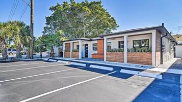 Apartment (0 Bedroom) | Interior