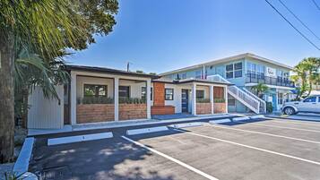 Apartment (0 Bedroom) | Interior