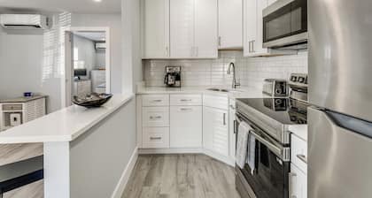 Walk to Gulf: Madeira Beach Condo w/ Patio