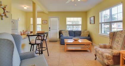 Madeira Beach Condo w/ Patio, Walk to Gulf!